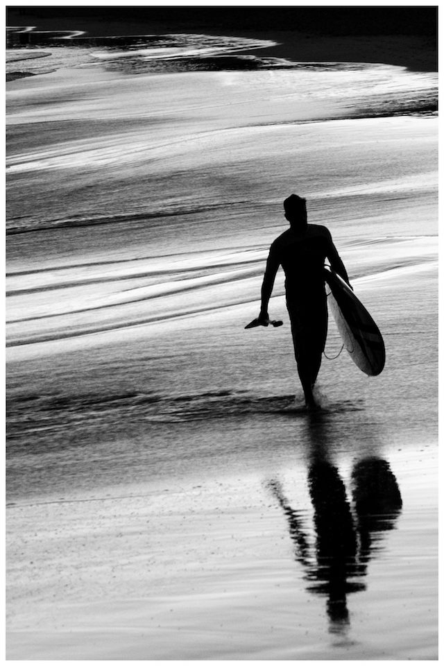 BondiBeachSurfer-copy-640x960.jpg